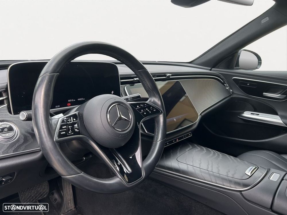 Mercedes-Benz E 220 — fotografia 9