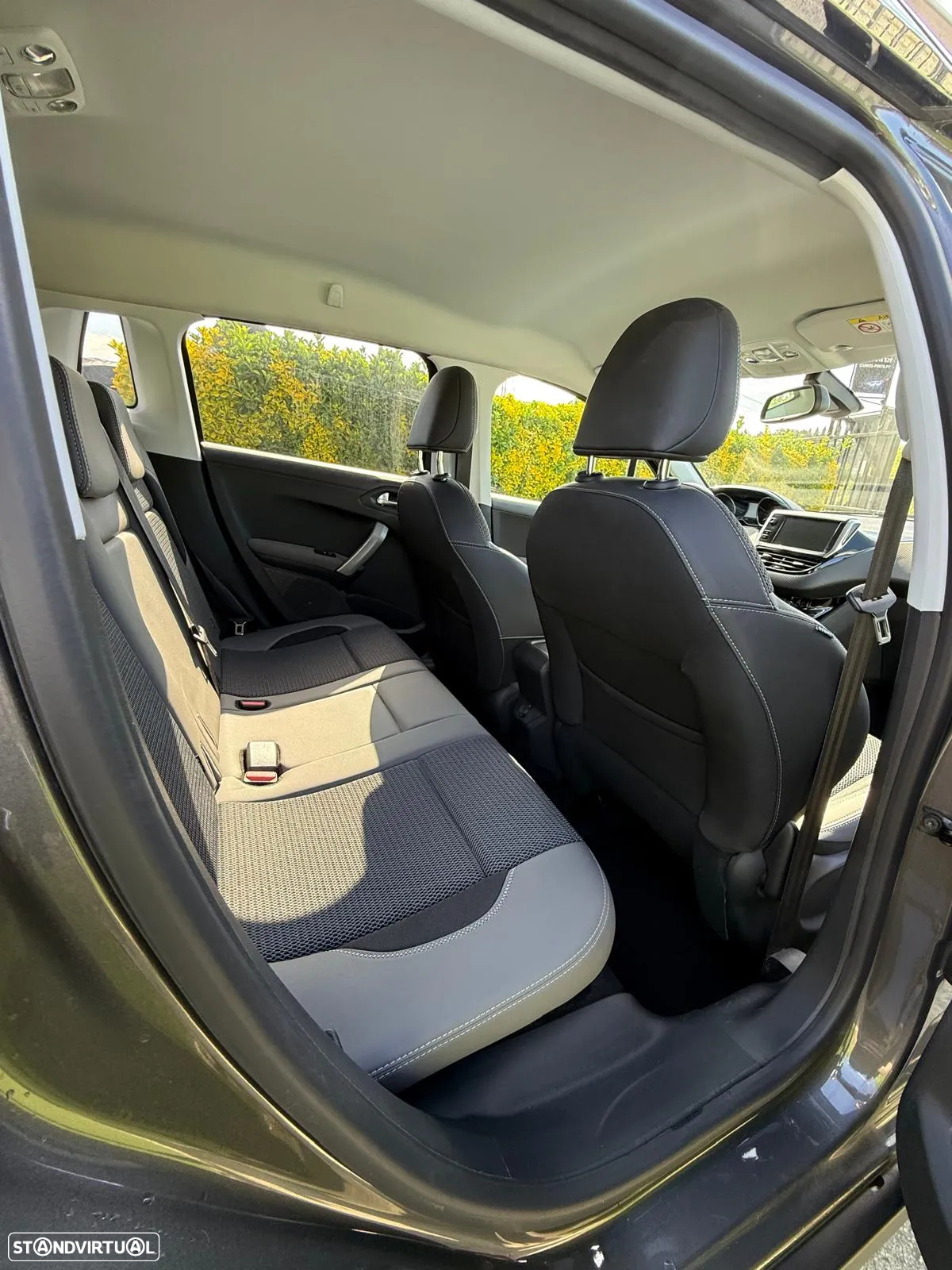 Peugeot 2008 PureTech 130 Stop&Start Allure - 9