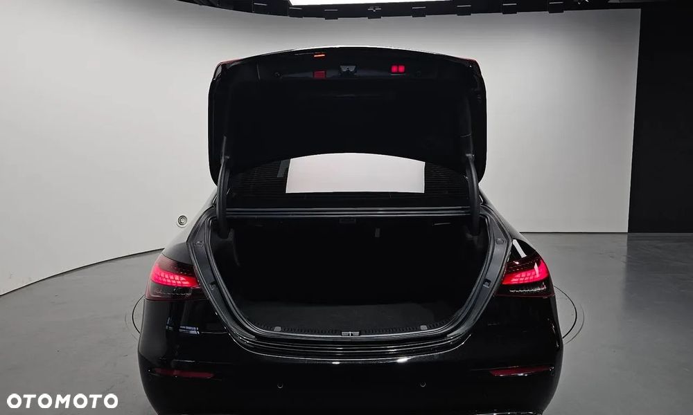 Mercedes-Benz Klasa E 220 d 4Matic 9G-TRONIC Exclusive - 28