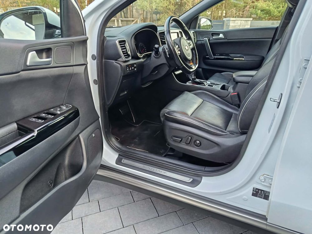 Kia Sportage 2,0 CRDI AWD GT Line - 36