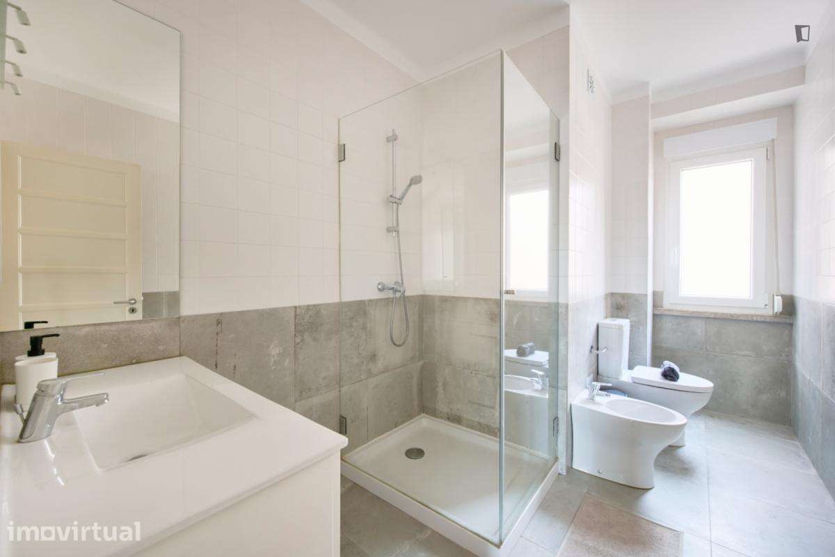 Quarto - localizado em Marquês de Pombal Lisbon - Grande imagem: 2/22