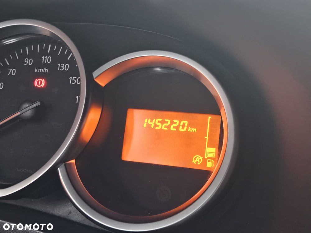 Dacia Lodgy 1.6 SCe Stepway S&S - 26