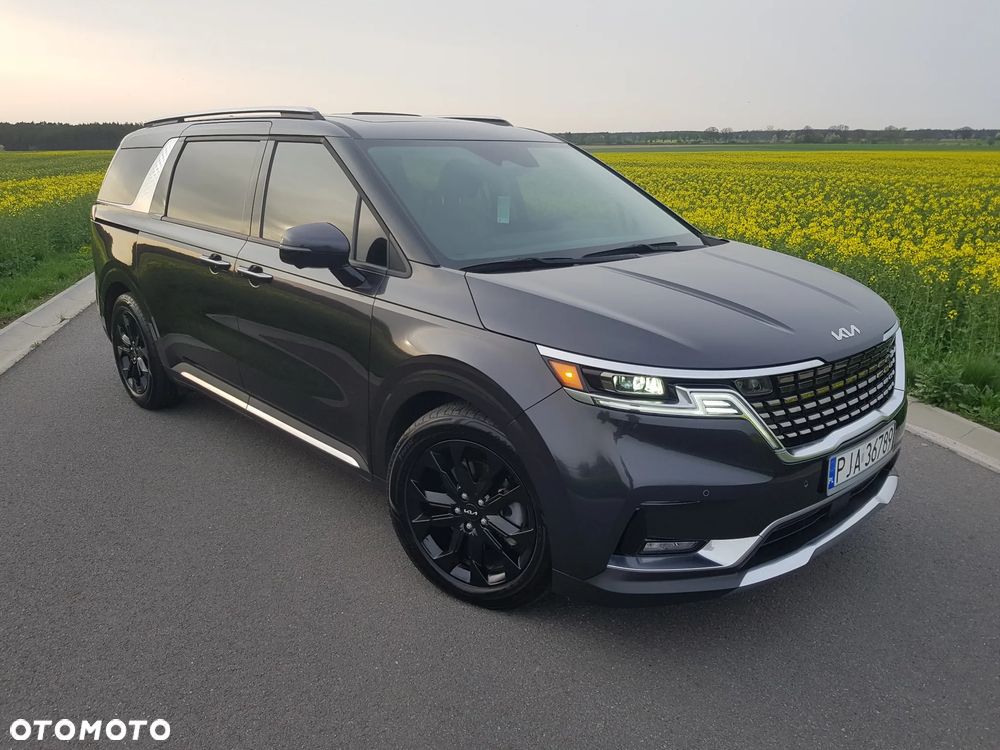 Kia Carnival - 1