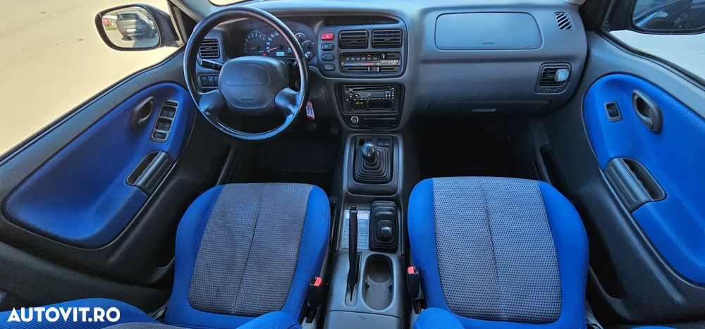 Suzuki Grand Vitara 2.0 Comfort Style - 17