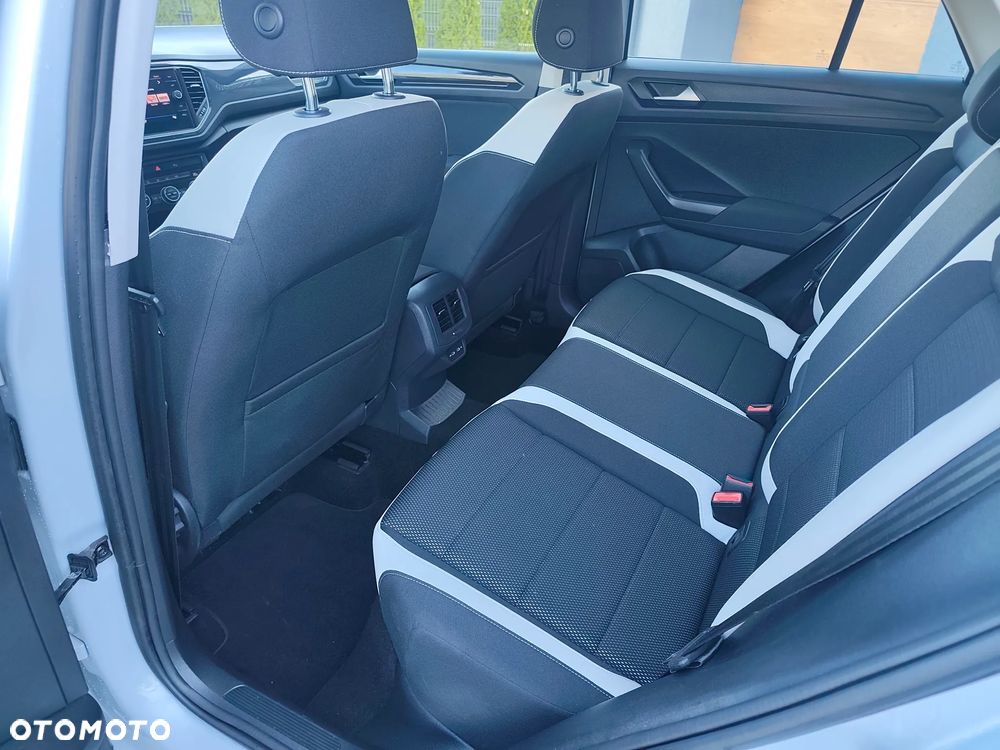 Volkswagen T-Roc - 10