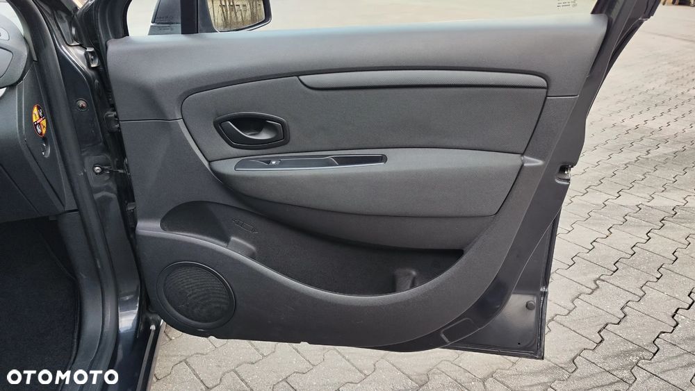 Renault Scenic 1.6 16V 110 TomTom Edition - 26