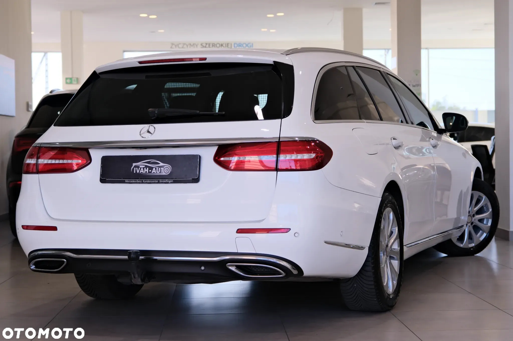 Mercedes-Benz Klasa E 220 d 4Matic T 9G-TRONIC Exclusive - 10