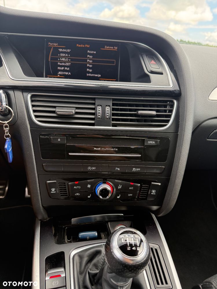Audi A4 Avant 2.0 TDI DPF quattro S line Sportpaket - 25