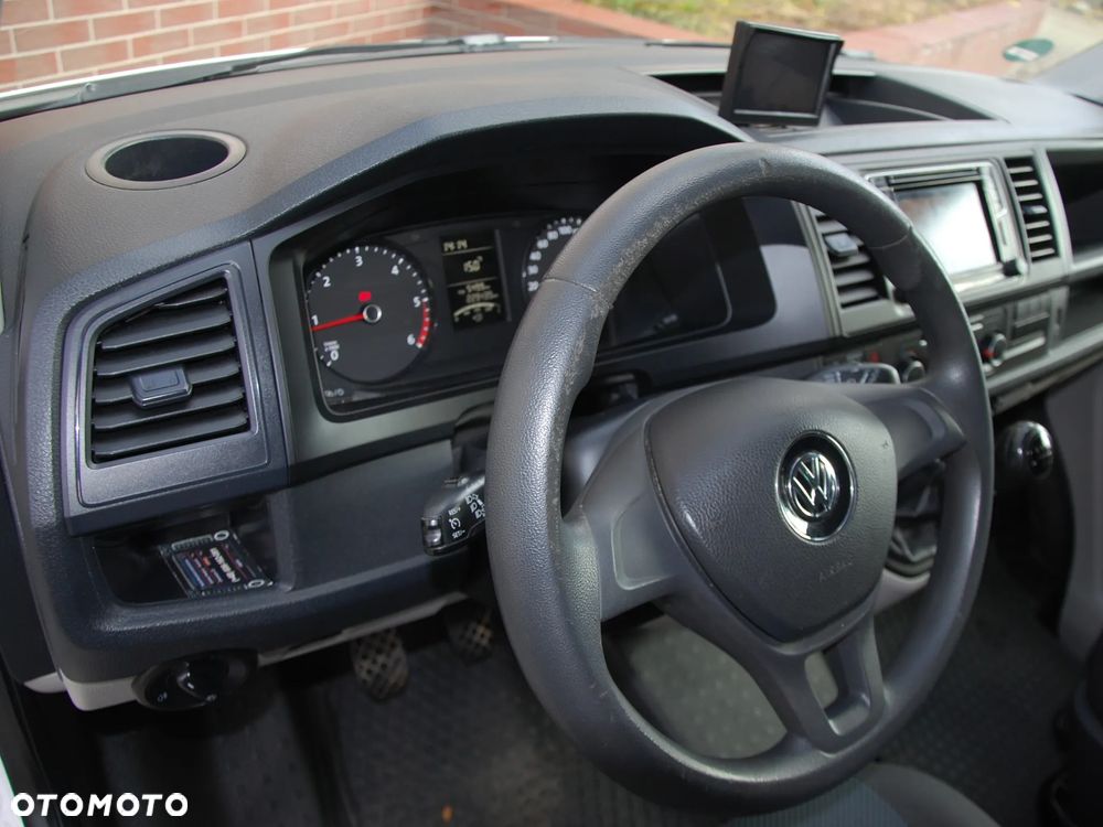 Volkswagen Transporter - 25