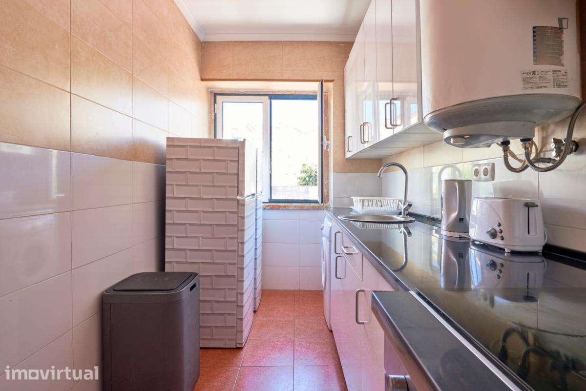 Quarto - localizado em Amadora Lisbon - Grande imagem: 3/28