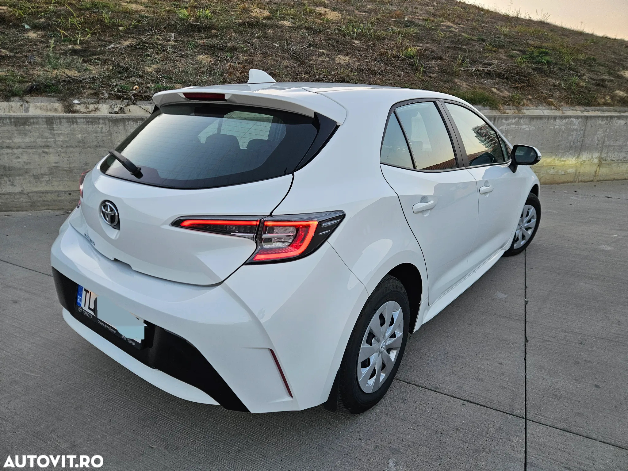 Toyota Corolla Touring Sports 1.2 Turbo 116 CP Dynamic - 3