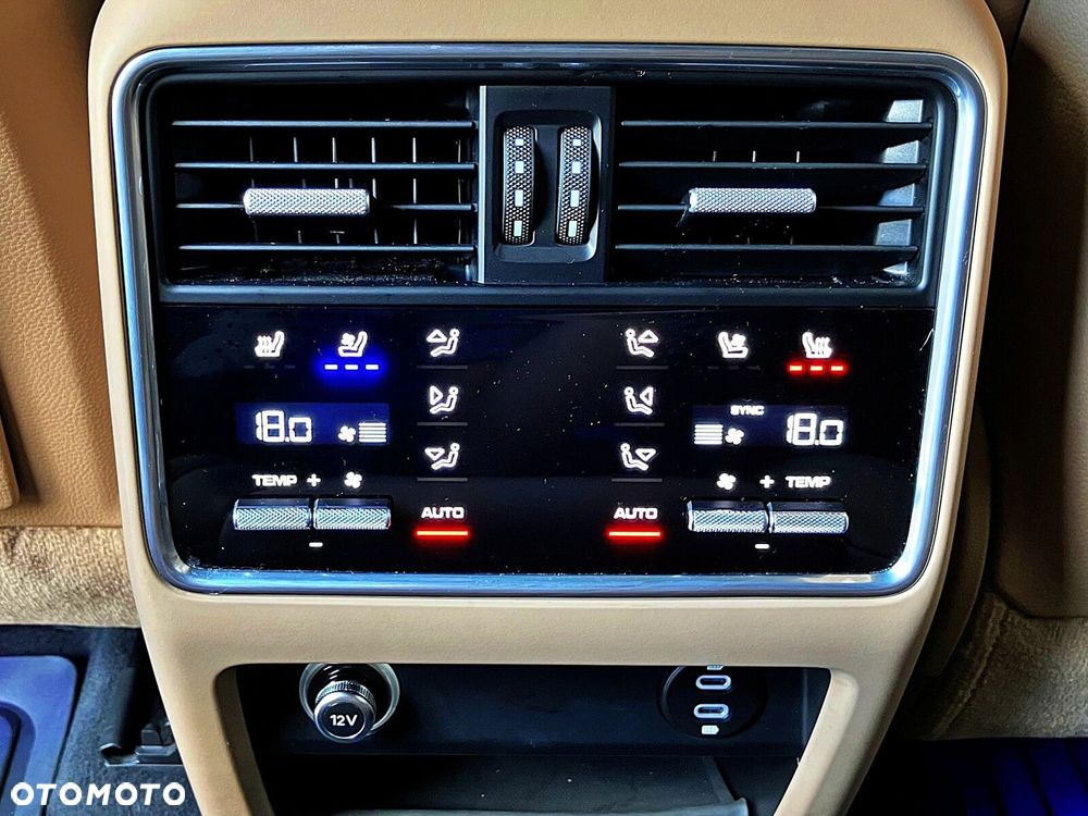 Porsche Cayenne - 33