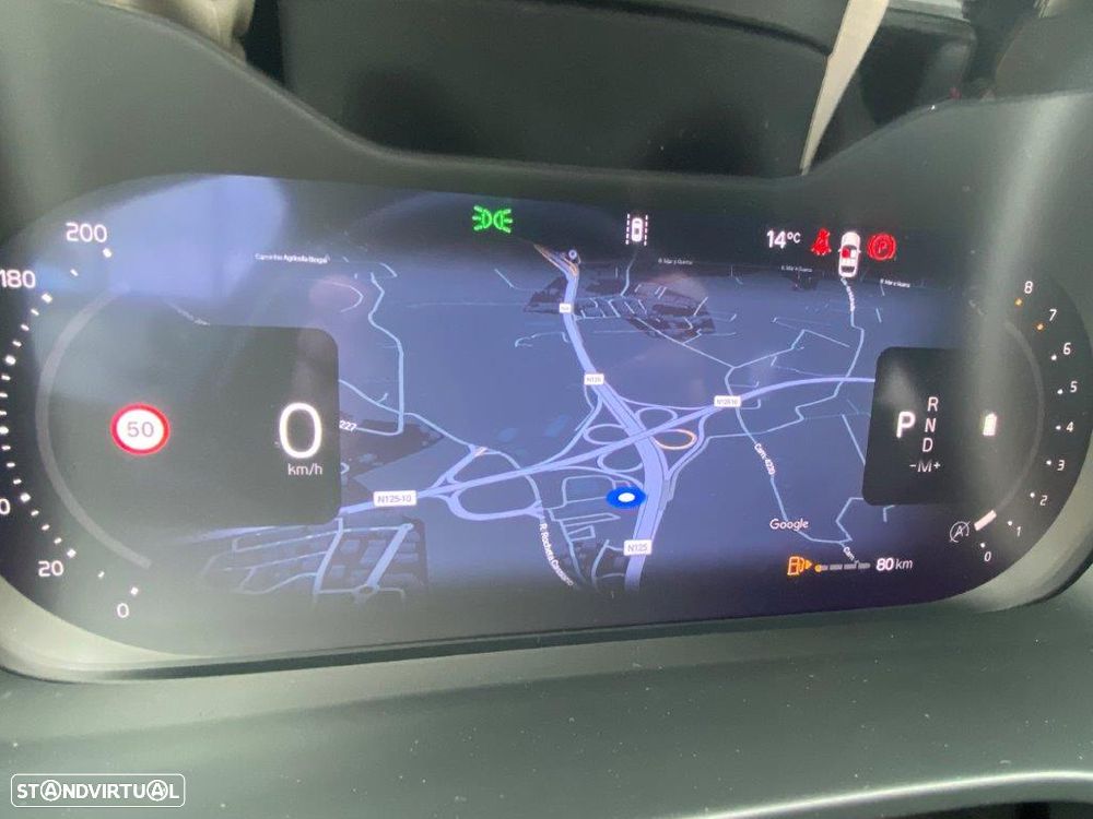 Volvo XC 40 2.0 B3 Black Edition - 17