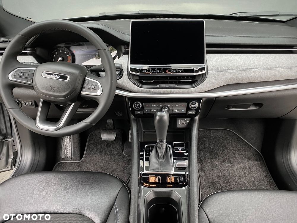 Jeep Compass - 28