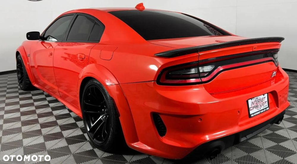 Dodge Charger 6.4 Scat Pack Widebody - 8