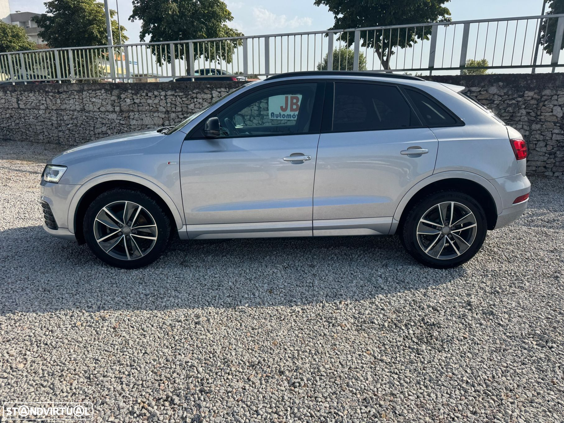 Audi Q3 2.0 TDI S-line - 5
