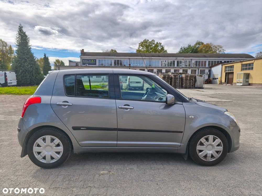 Suzuki Swift 2009 photo 2