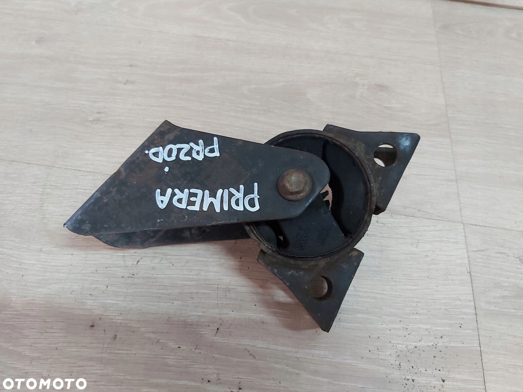 Nissan Primera P12 poduszka silnika skrzyni przód 1,6 - 1