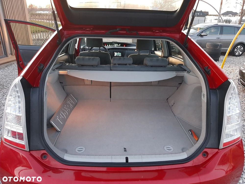 Toyota Prius (Hybrid) Executive - 10