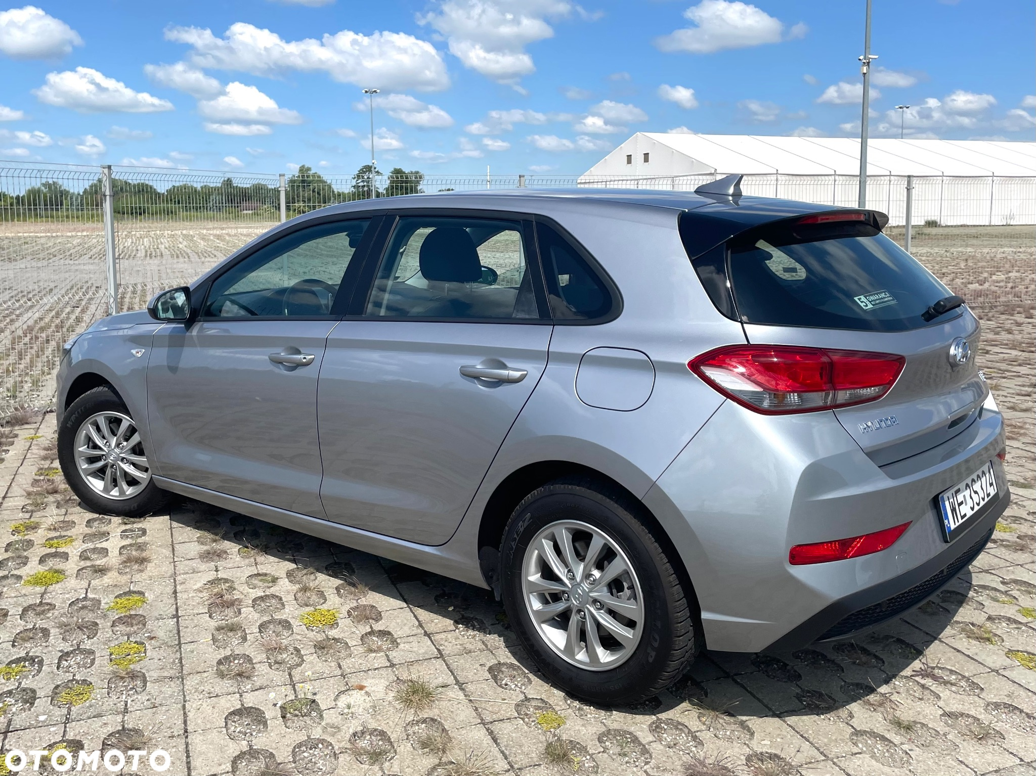 Hyundai i30 1.5 DPI Classic + - 16