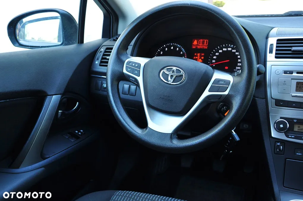Toyota Avensis 1.6 Active - 35