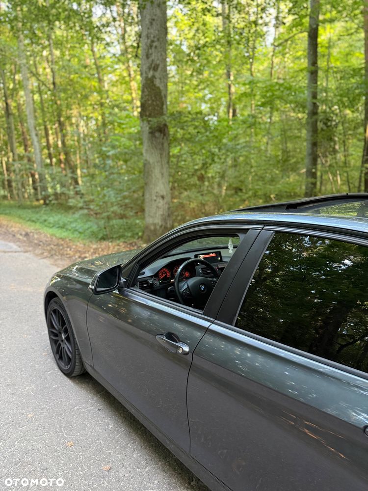 BMW Seria 3 320i Edition Luxury Line Purity - 11