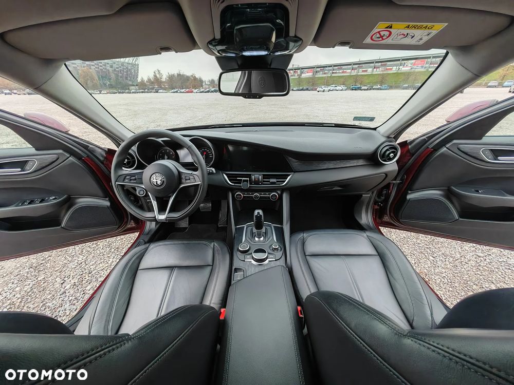 Alfa Romeo Giulia 2.0 Turbo Super - 12