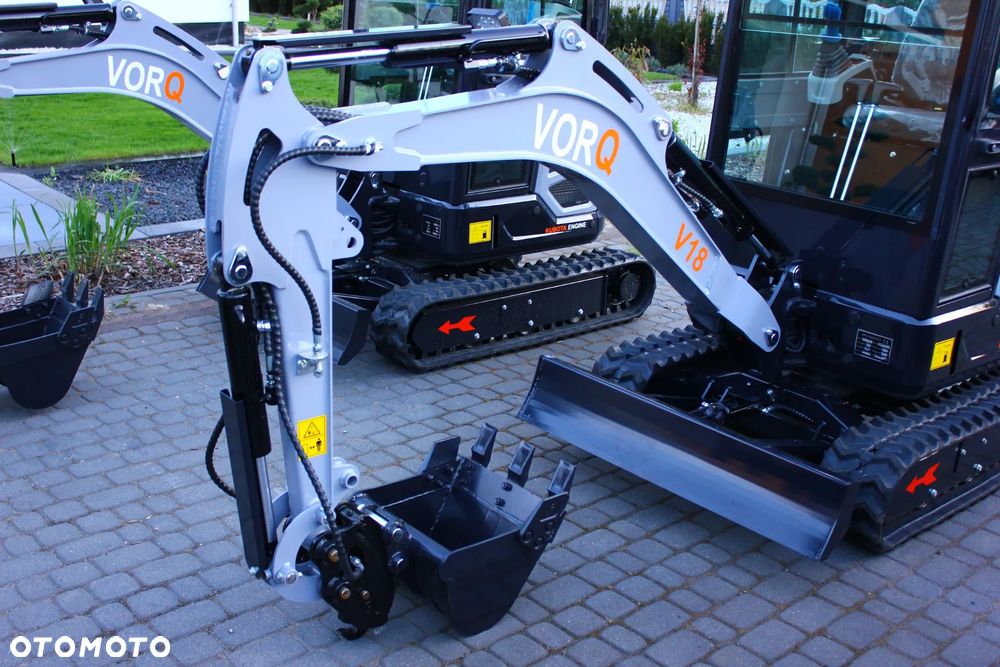Inny VORQ V18 /KUBOTA /PARKER / 1.8T / KABINA /  ZESTAW ŁYŻEK / - 17