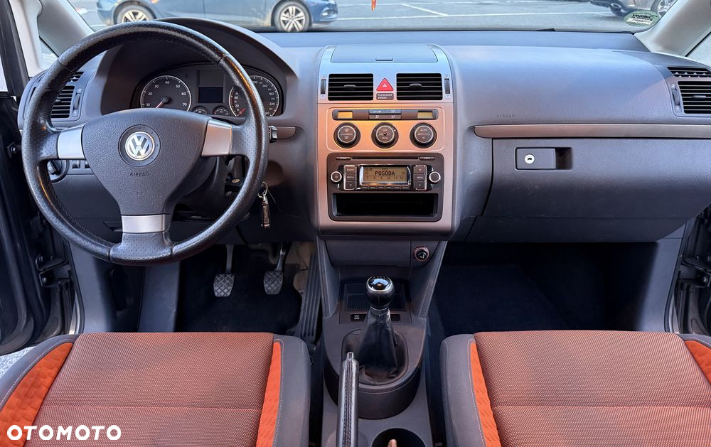 Volkswagen Touran 1.4 TSI Cross - 15