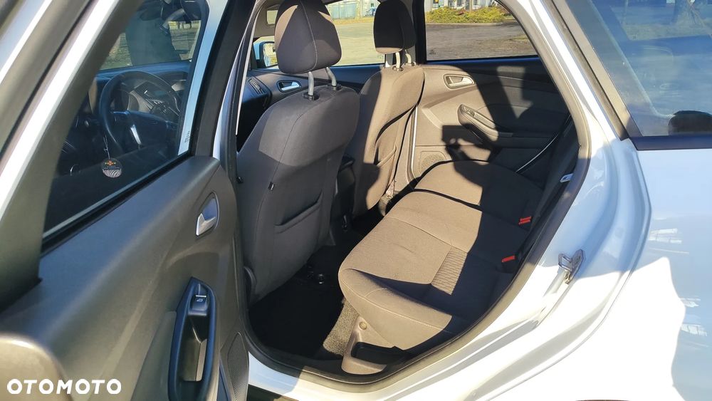 Ford Focus 1.6 Ambiente - 20