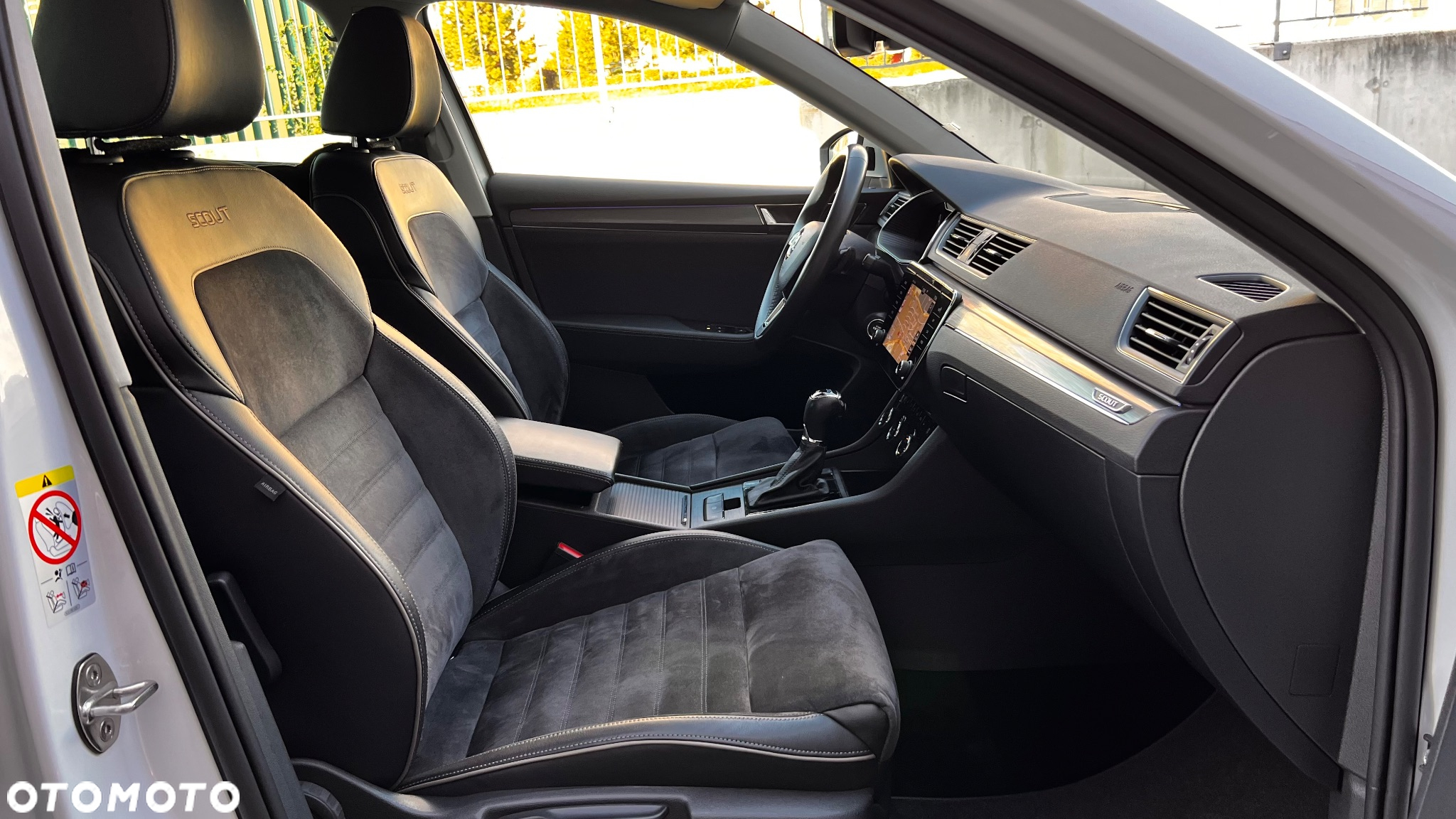 Skoda Superb Combi 2.0 TDI 4x4 DSG Scout - 36