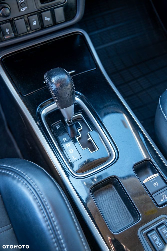 Mitsubishi Outlander 2.0 Intense 2WD CVT - 21