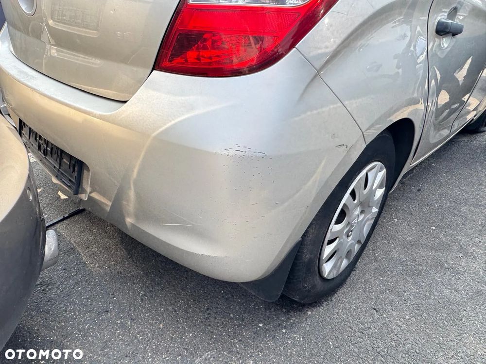 Hyundai i20 1.2 benz 2012r Kod silnika G4LA Kod lakieru WK - 9
