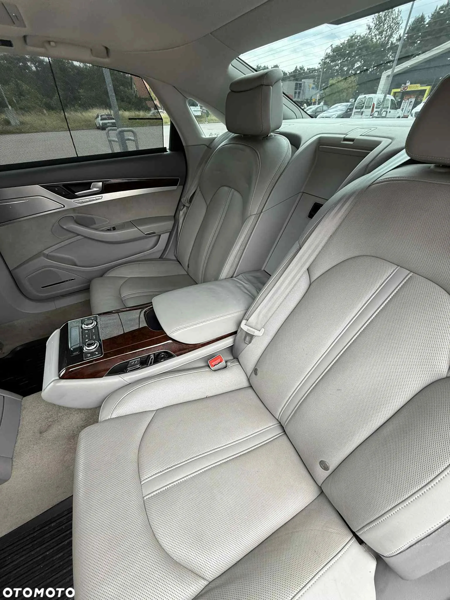Audi A8 4.2 FSI L Quattro - 10