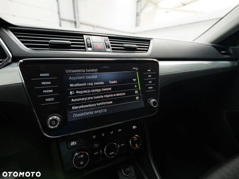 Skoda Superb 2.0 TDI SCR Ambition - 35