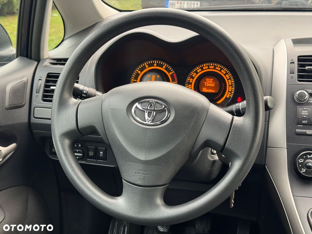 Toyota Auris 1.33 VVT-i - 32