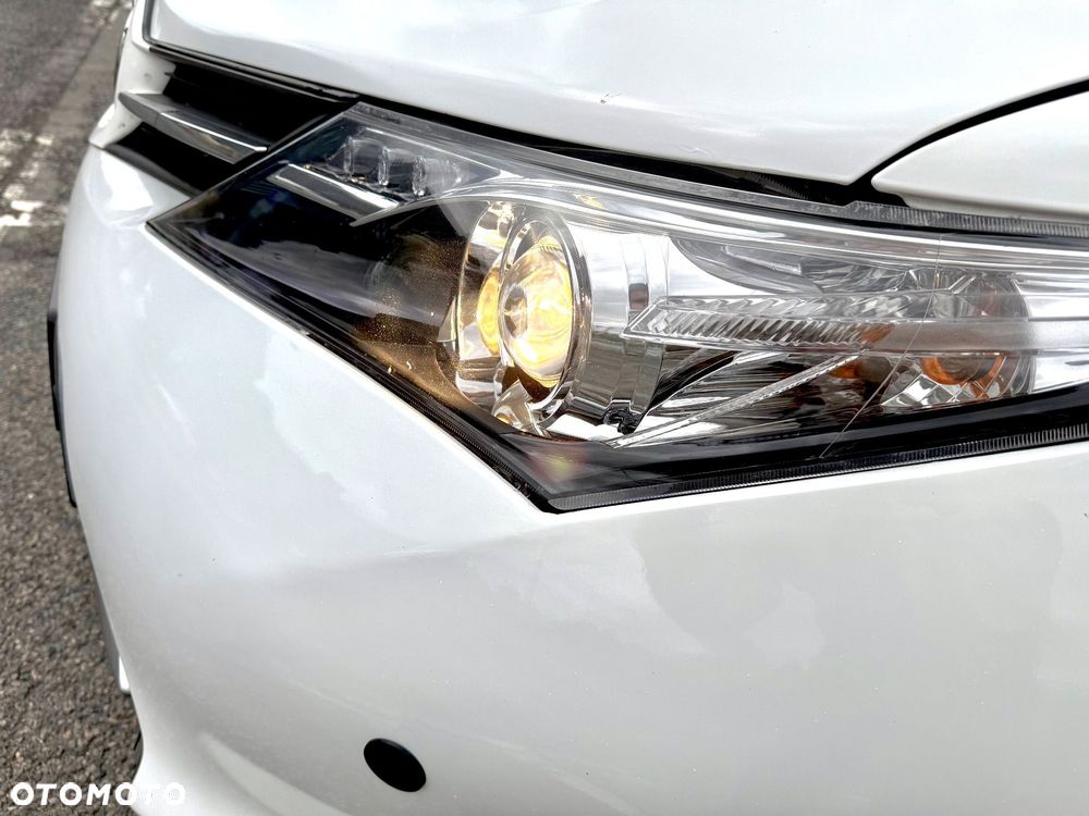 Toyota Auris 1.8 HSD Luna - 8