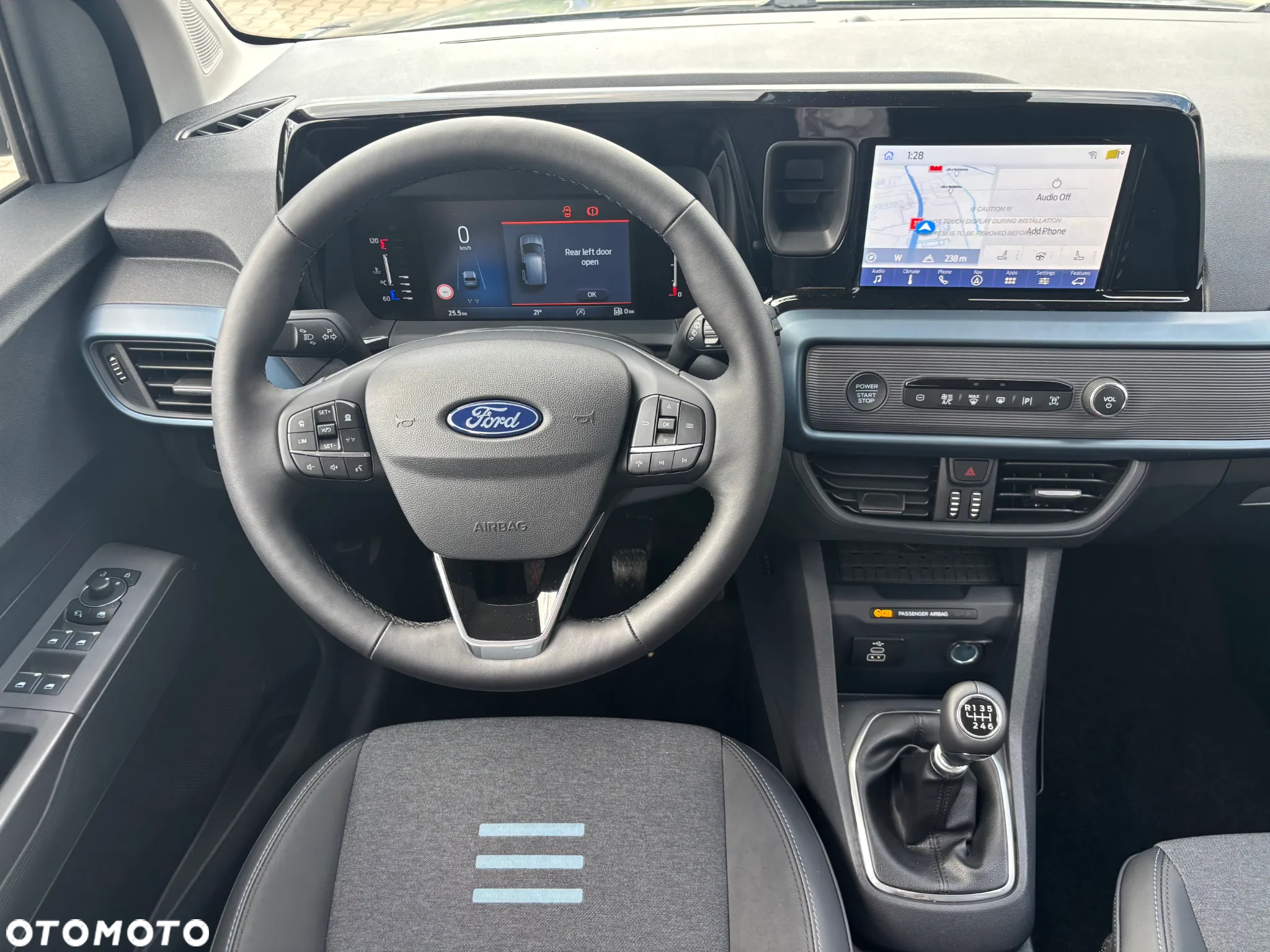 Ford Tourneo Courier - 12