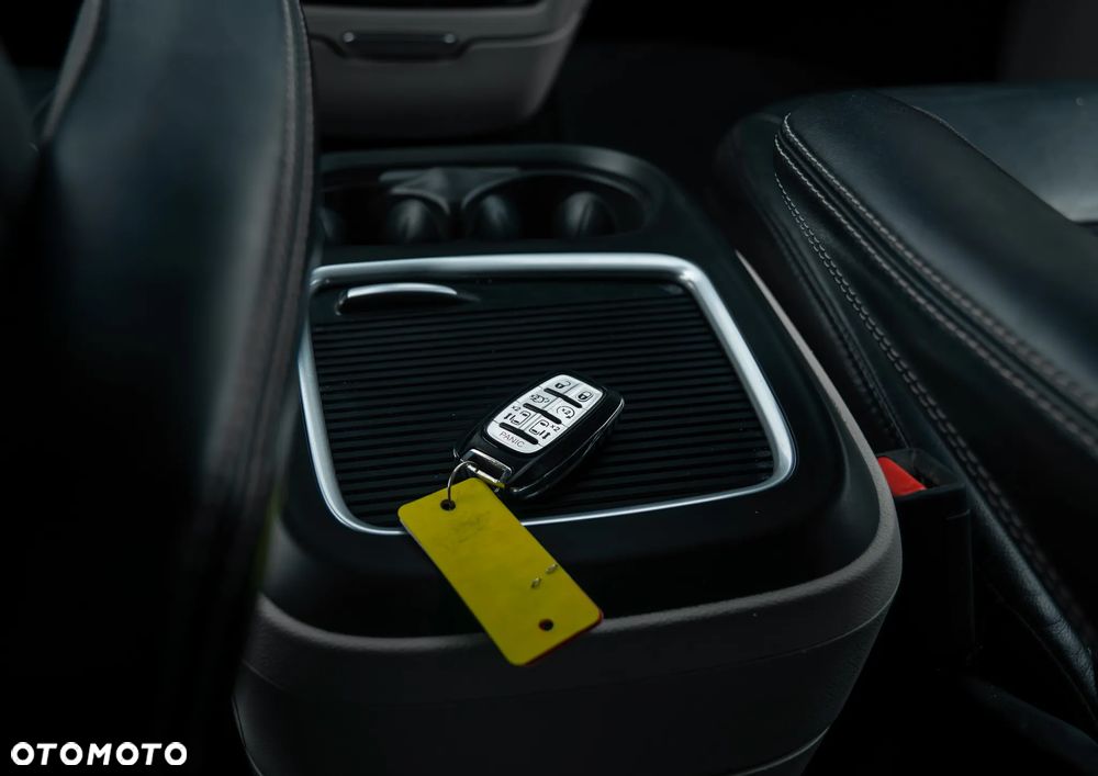 Chrysler Pacifica - 32