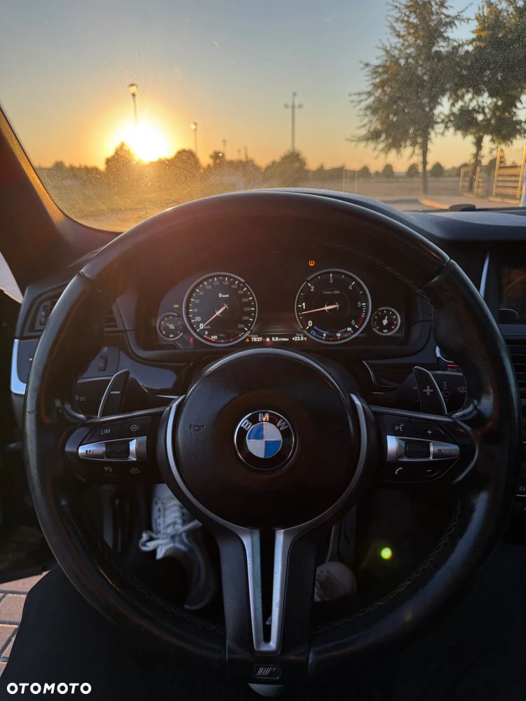 BMW Seria 5 530d xDrive Sport-Aut - 11