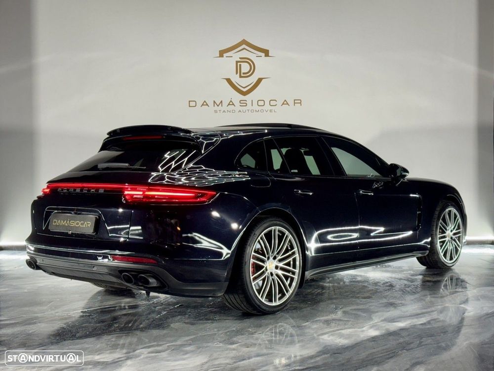 Porsche Panamera Sport Turismo 4 - 5