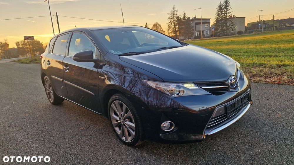 Toyota Auris 1.8 HSD Luna - 1
