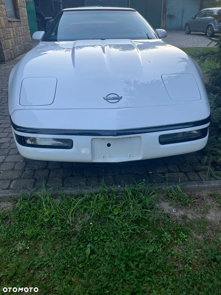 Chevrolet Corvette - 4