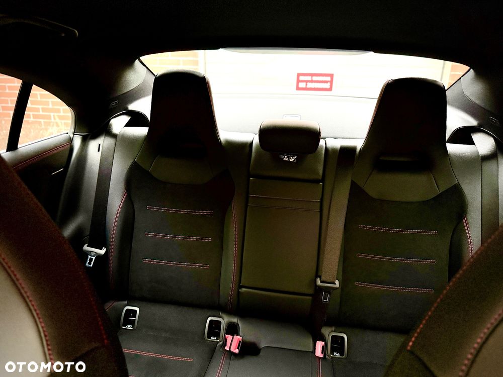 Mercedes-Benz CLA 250 4-Matic AMG Line 7G-DCT - 10