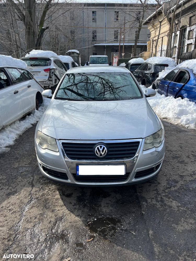 Dezmembrez VW Volkswagen Passat B6 4 motion berlina 2.0 BKP 140CP gri argintiu LA7W xenon - 9