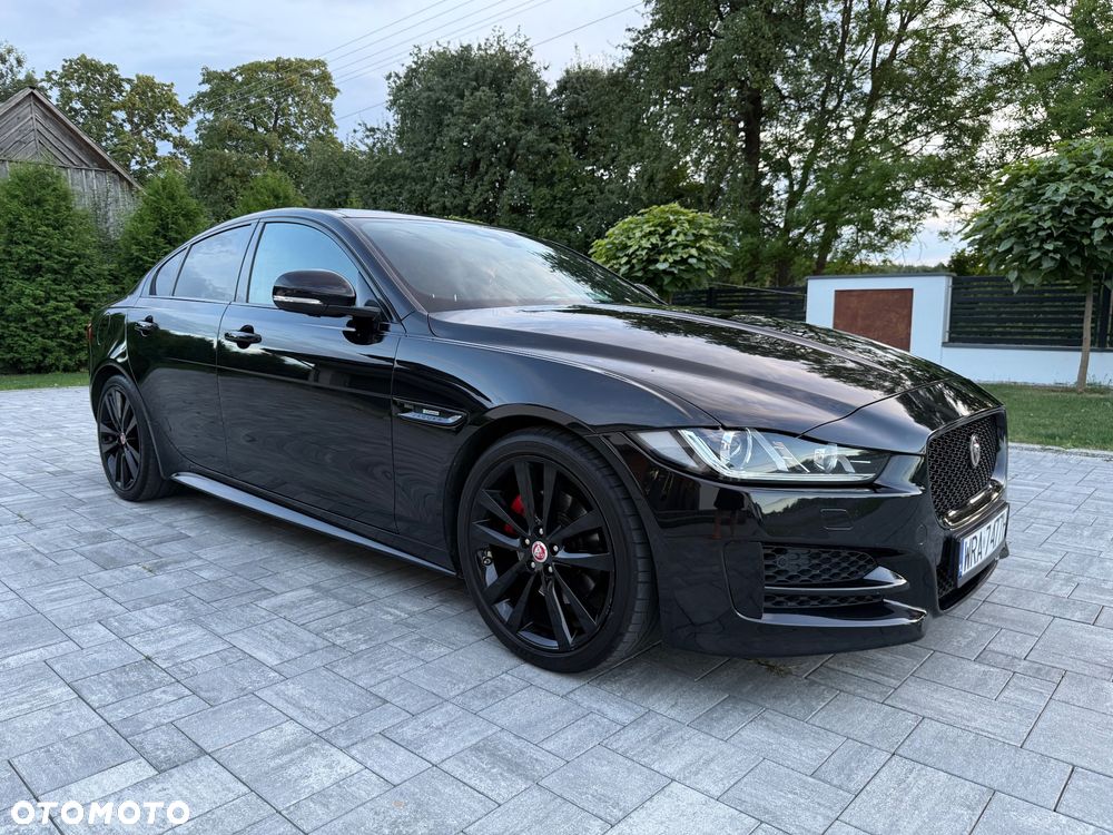 Jaguar XE 2.0 D AWD R-Sport - 13