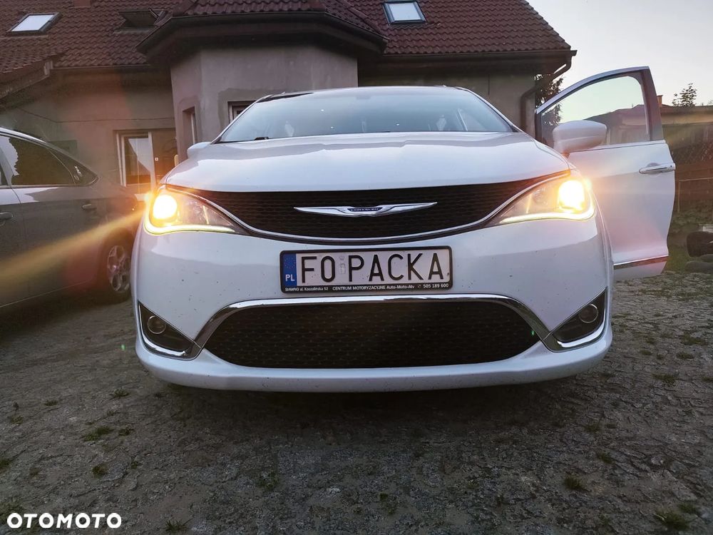 Chrysler Pacifica - 18