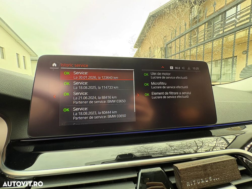 BMW Seria 5 520i AT MHEV - 13
