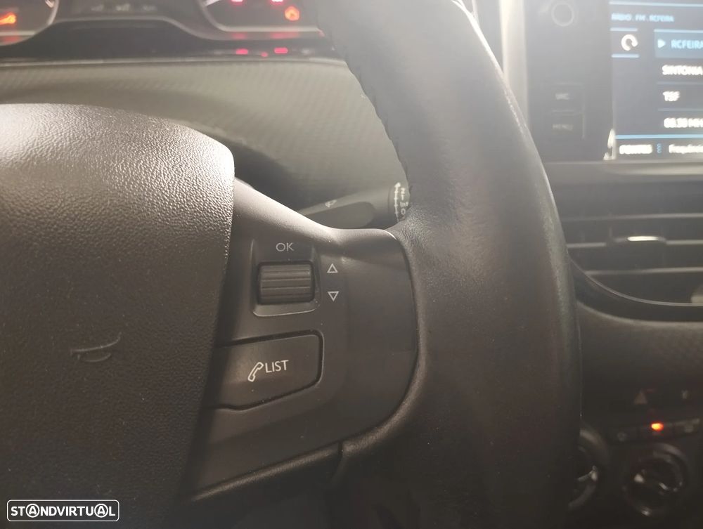 Peugeot 2008 1.2 PureTech Style - 20