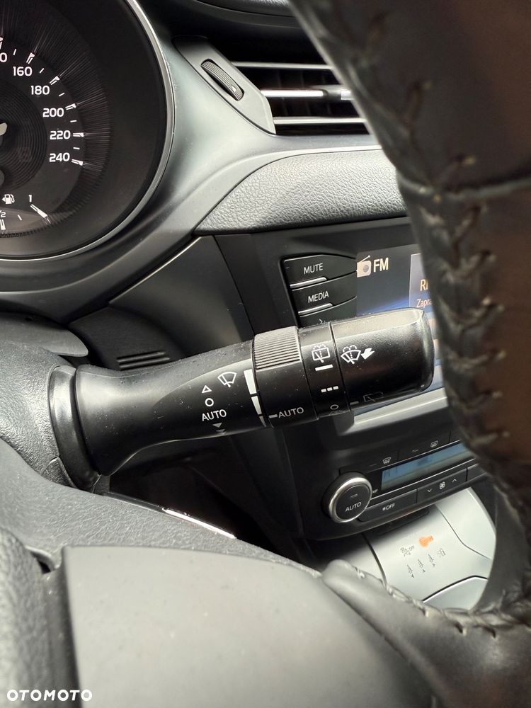 Toyota Avensis 2.0 D-4D Premium - 24